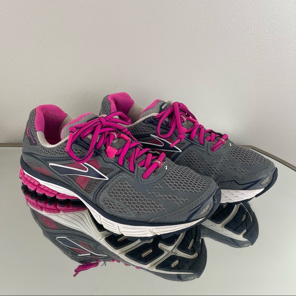 BROOKS Women’s Grey Pink Ravenna 5 Road-Running Athletic Workout Sneaker Shoes - Picture 2 of 11